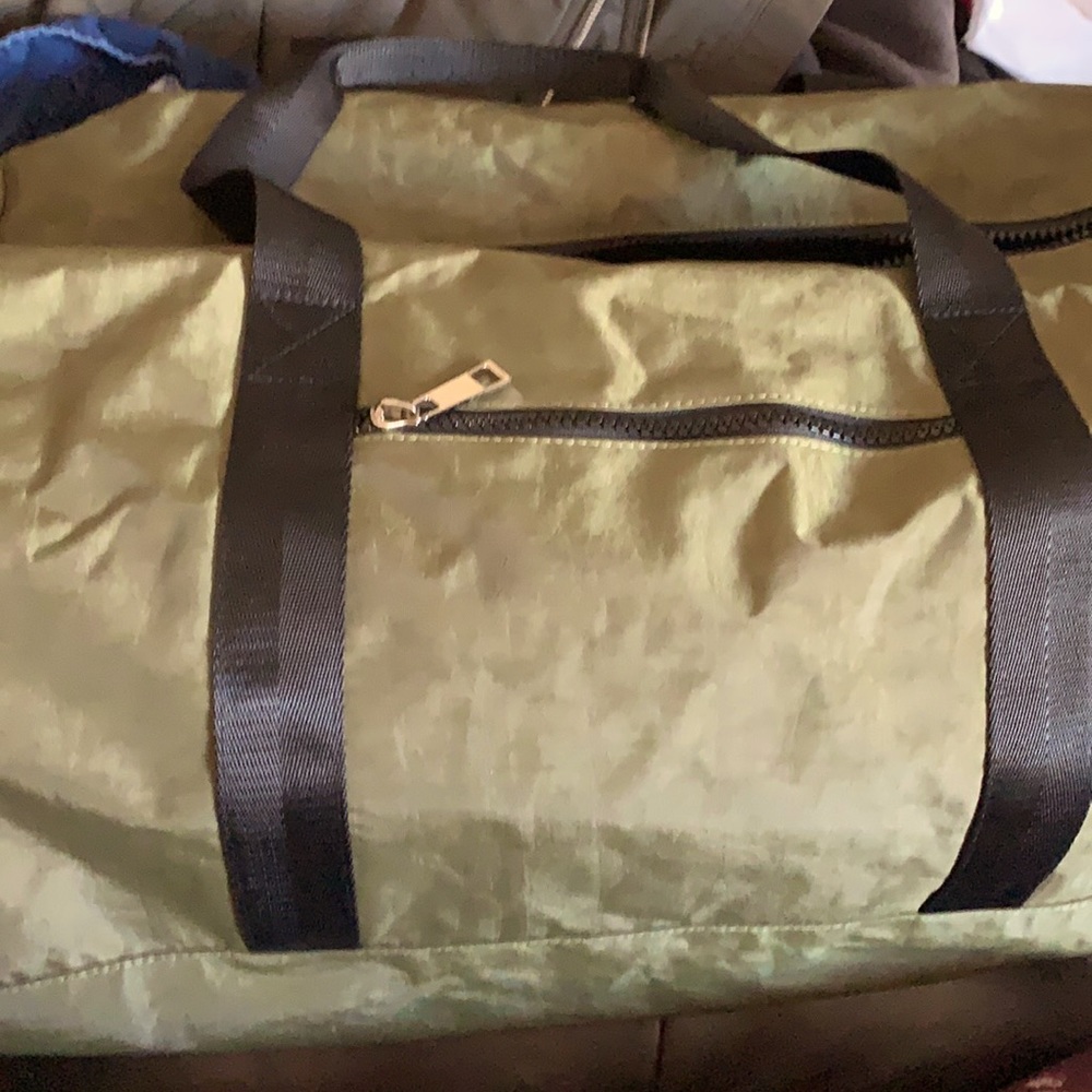 Sondra roberts squared duffle bag olive color NWT